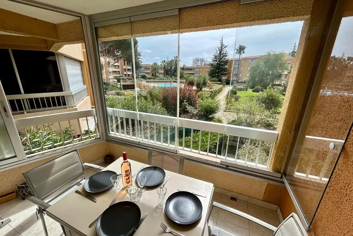 Bedroom Apartment In Le Lavandou Pool Parking