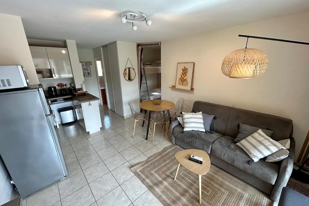 Bedroom Apartment In Le Lavandou Pool Parking
