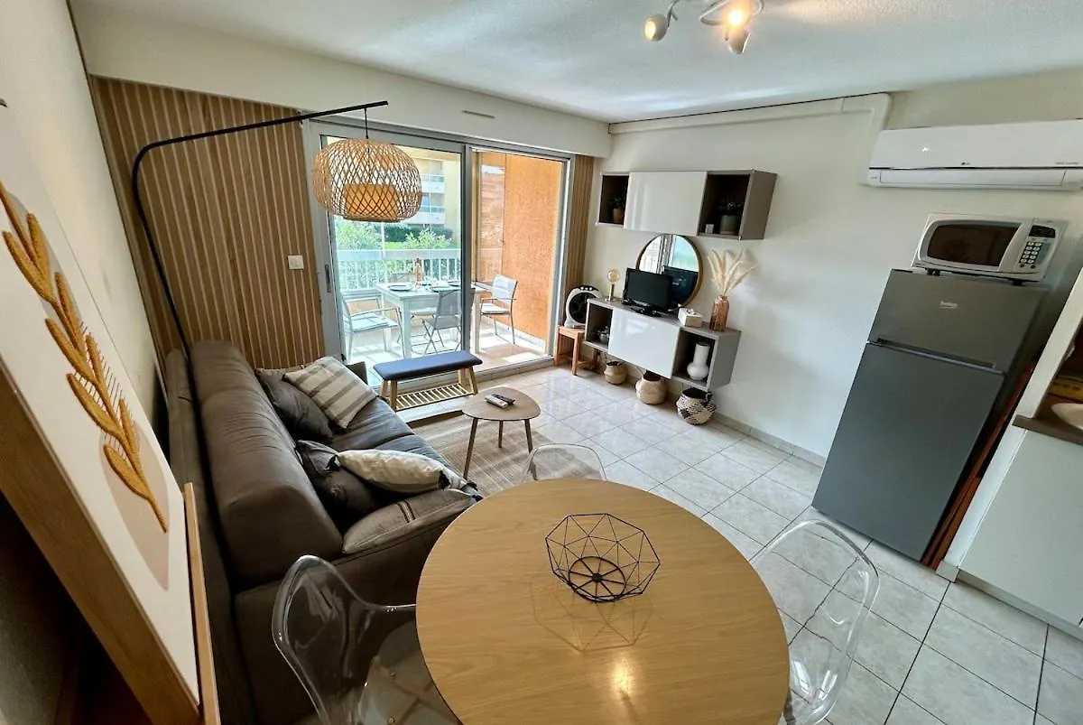 Bedroom Apartment In Le Lavandou Pool Parking France